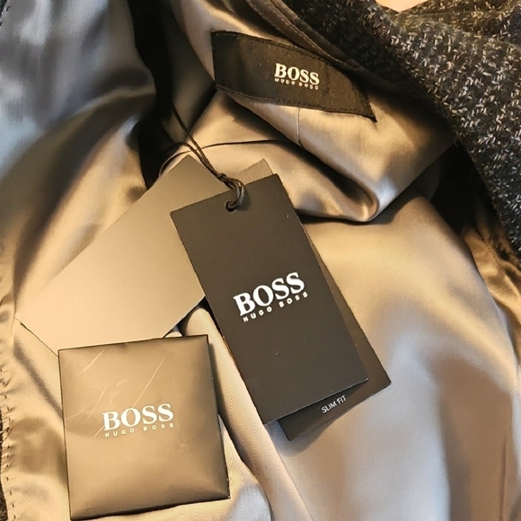 Hugo Boss Men's Slim Dark Plaid Blazer Style Coat Size 46 - Never Worn - Picture 11 of 11